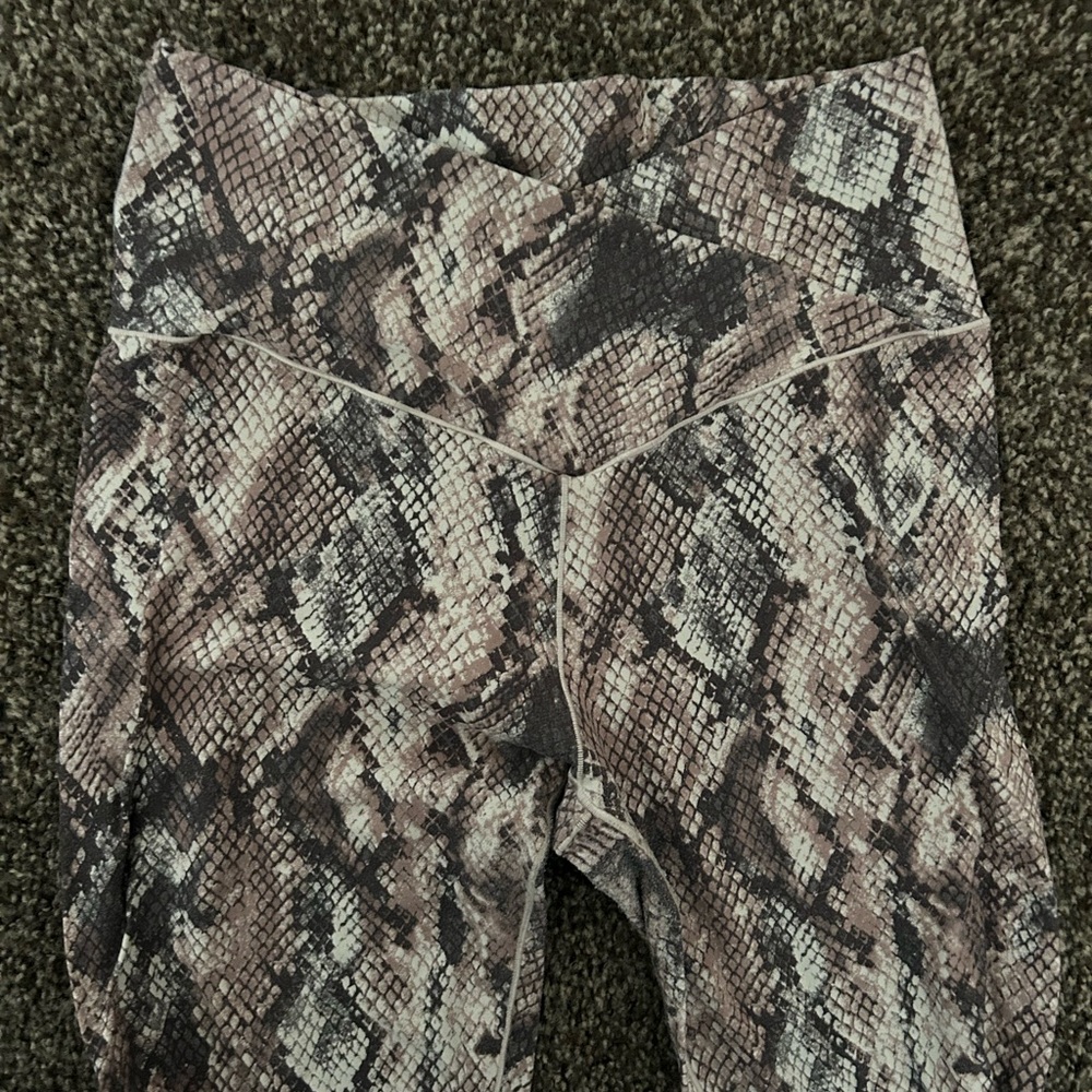 Aerie Offline Crossover Neutral Snake Print leggings